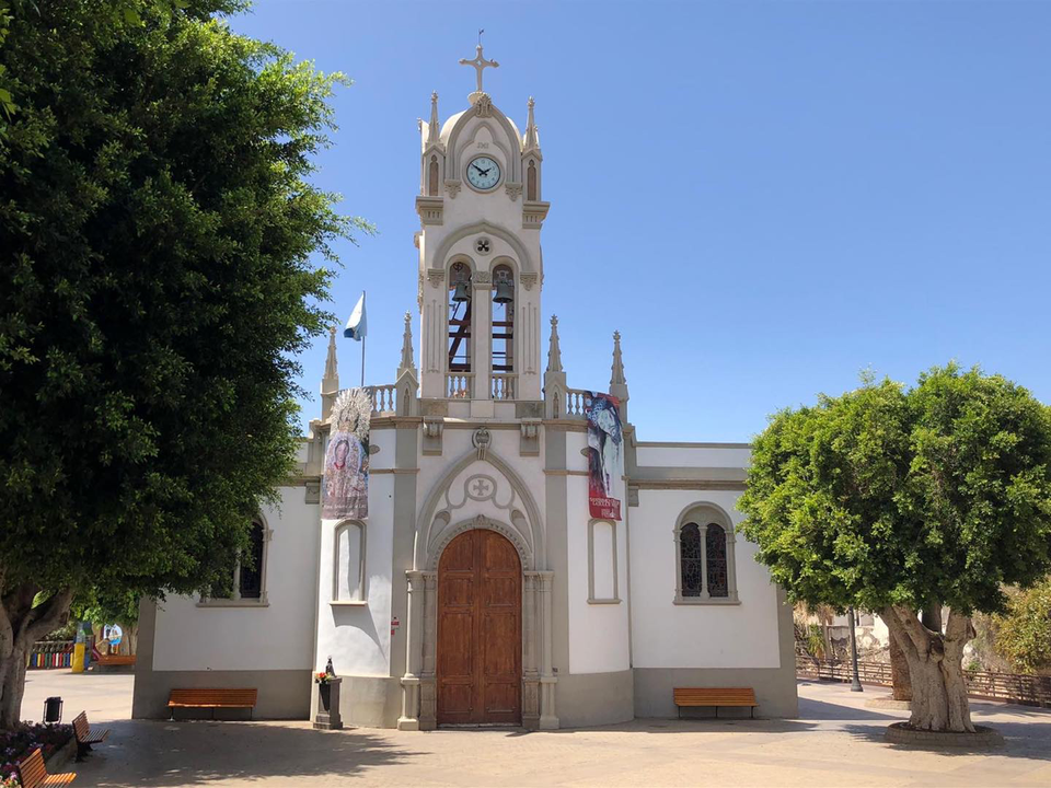 Gu&iacute;a de Isora Fachada Iglesia durante las Fiestas Patronales