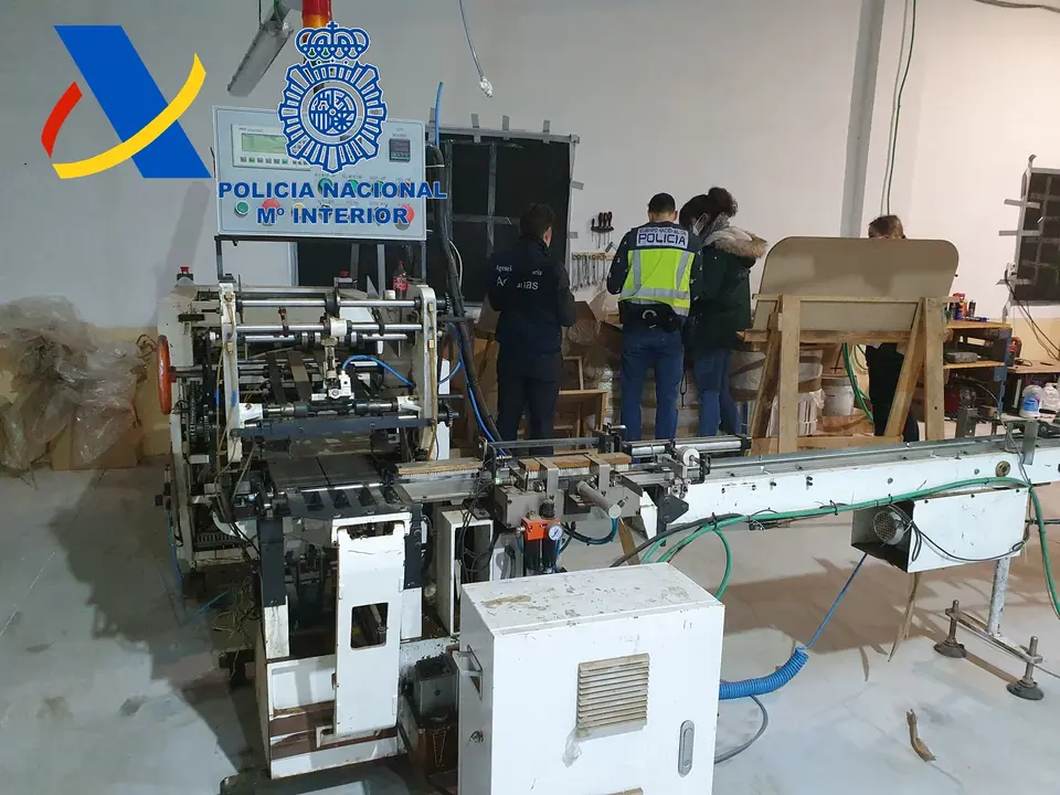 Fabrica tabaco marihuana polic&iacute;a Foto 1-62(1)