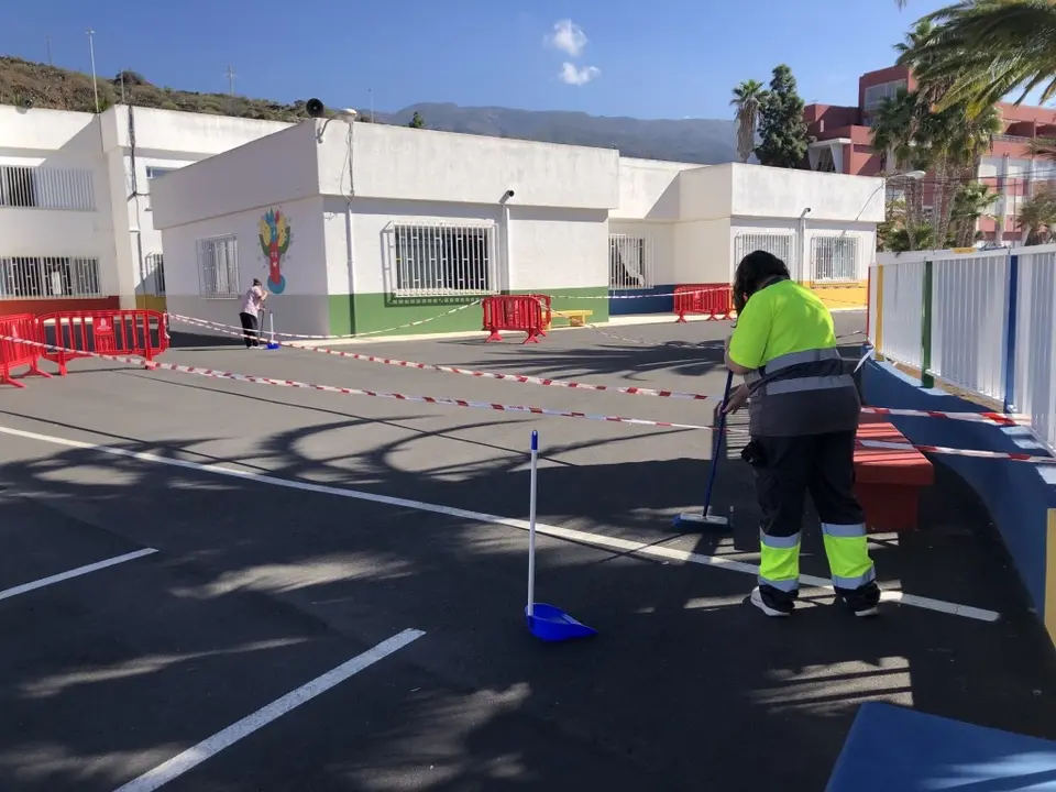 Limpieza-CEIP-Alm&aacute;cigo-Gu&iacute;a-de-Isora-1024x768