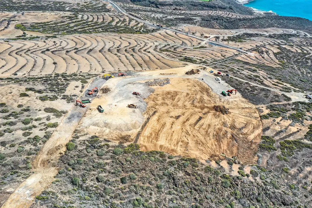 Movimiento de ierras en la zona del Puertito de Adeje