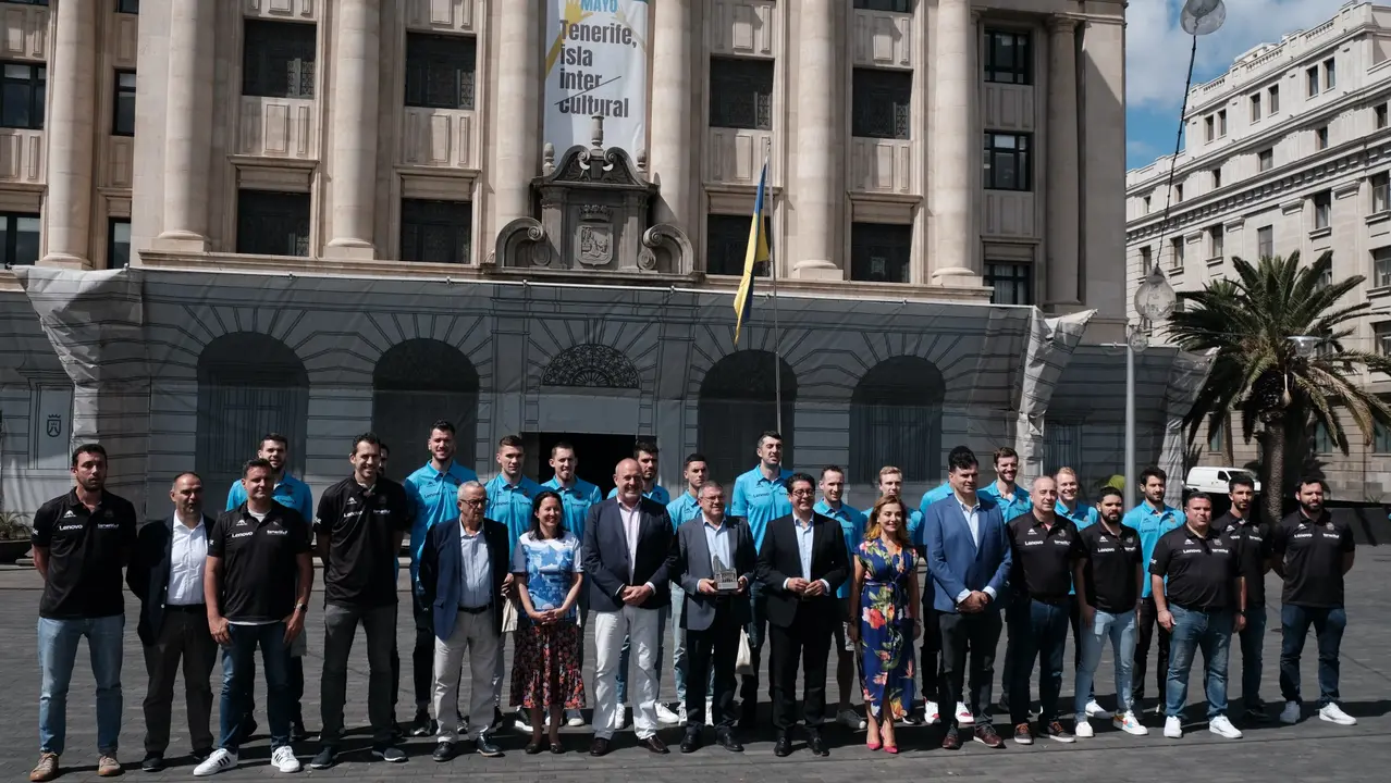20220602_presidente_arriaga_berta_concepci&oacute;n_&aacute;ngel_p&eacute;rez_recepci&oacute;n_lenovo (7)