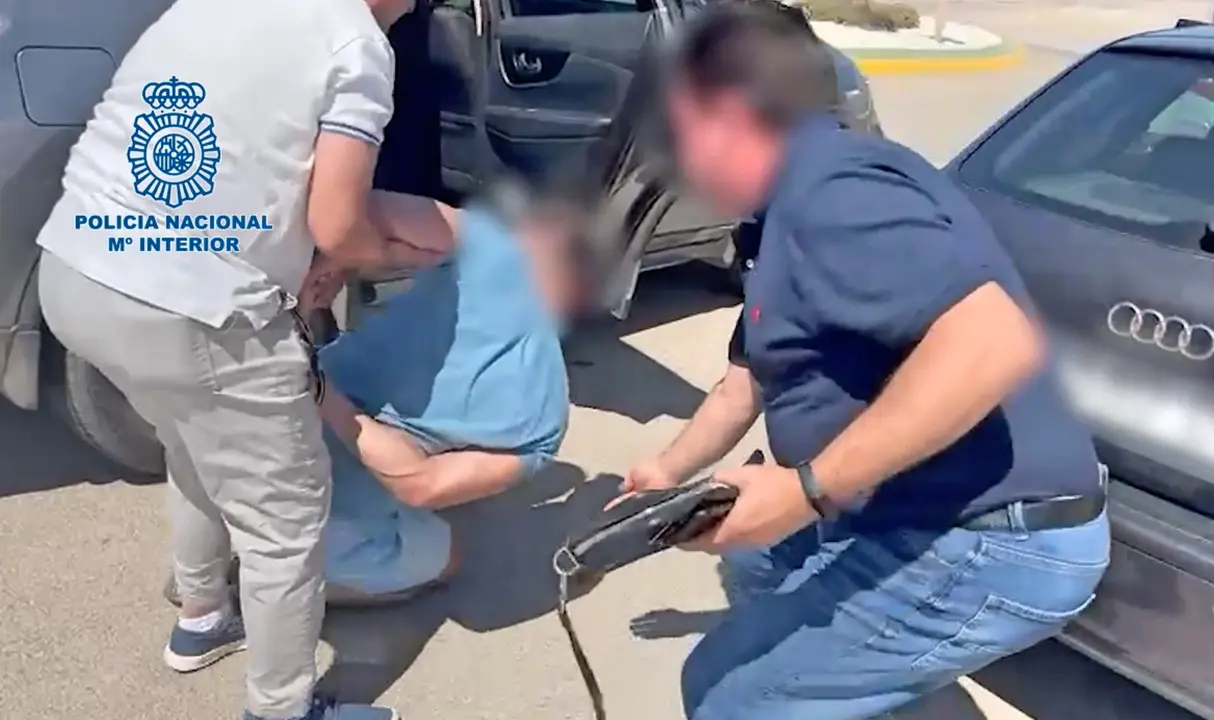 Polic&iacute;a robo Cristiano 14