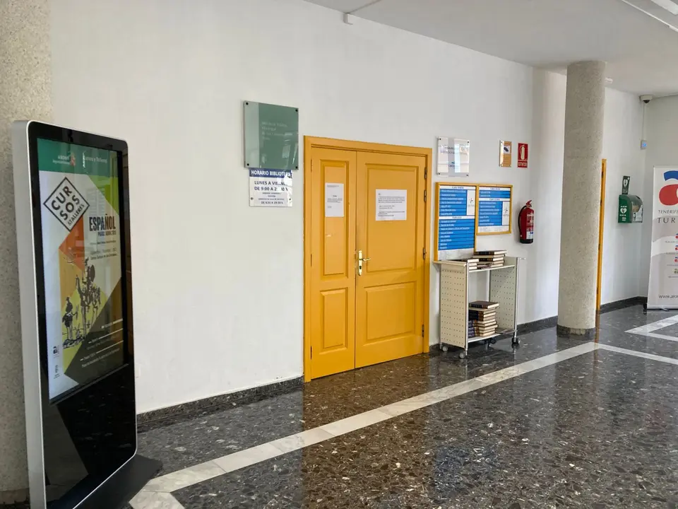 Cierre Biblioteca Arona Los Cristianos