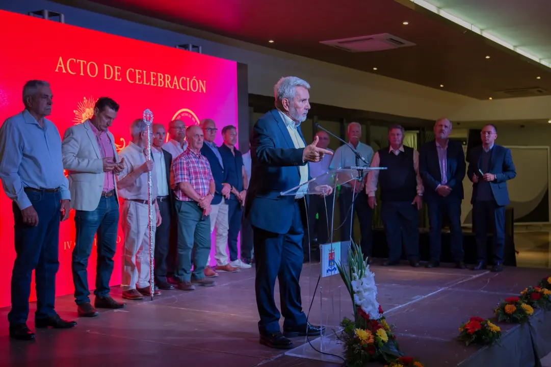 Adeje reconoce la labor de la Banda y la Hermandad del Sant&iacute;simo_n(1)
