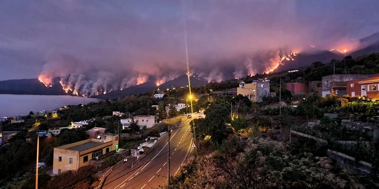 Incendio Tenerife -2023-08-17-21-51-42(1)