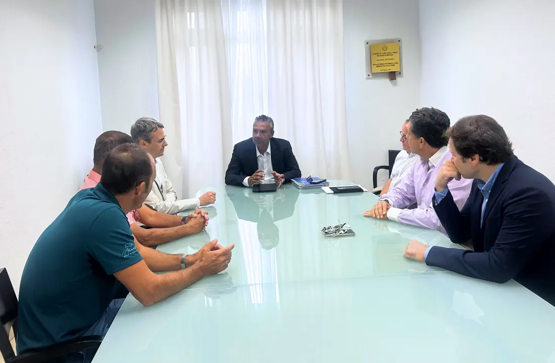 FOTO REUNI&Oacute;N CON C&Iacute;RCULO DE EMPRESARIOS DEL SUR(1)