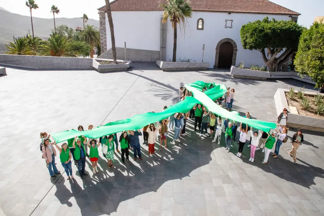 ADEJE SE SUMA AL DIA MUNDIAL CONTA EL CANCER 2(1)