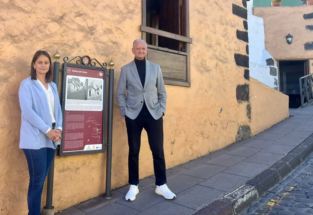 La Orotava visita a paneles informativos