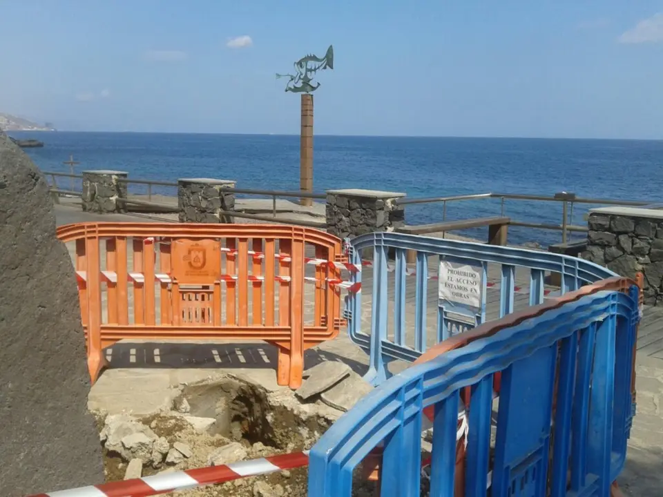 Aver&iacute;a de la red de agua en Punta Larga(1)