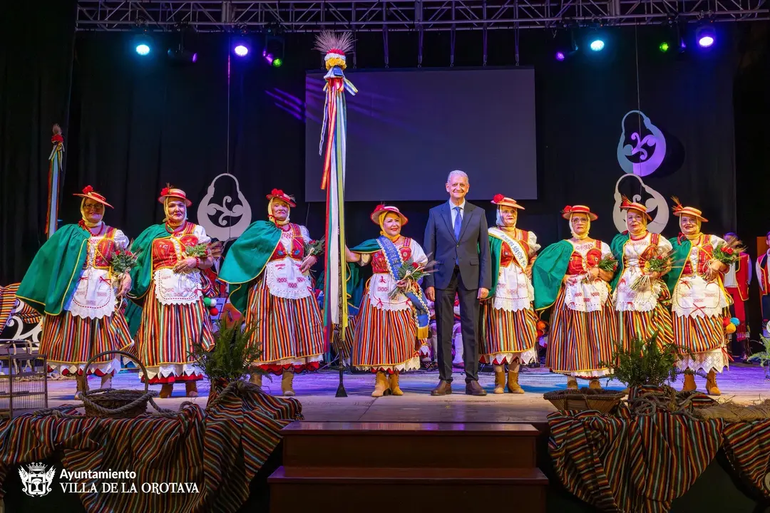 ALCALDE CON NUEVA ROMERA MAYORES Y DEM&Aacute;S CANDIDATAS(1)