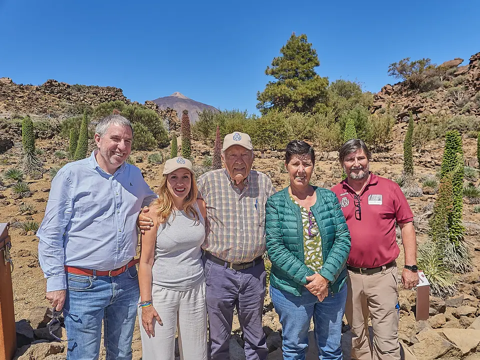 Visita de la presidenta del Cabildo a Iza&ntilde;a.