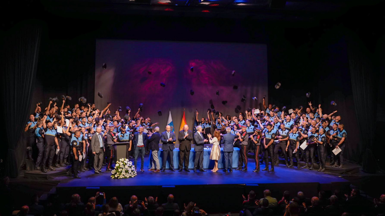 Graduaci&oacute;n Polic&iacute;as Locales PC 2