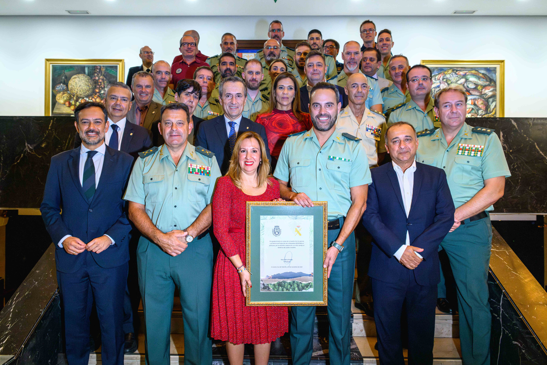 Cabildo-Reconocimiento Guardia Civil y Seprona 00(1)