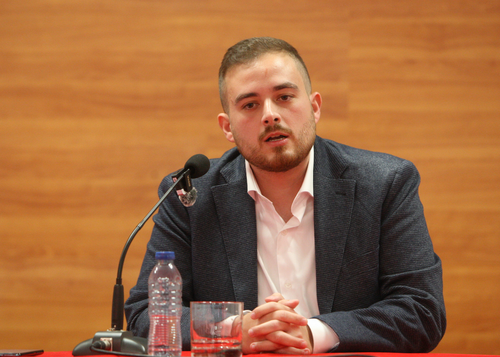 Na&iacute;m Y&aacute;nez Vox Arona R5732