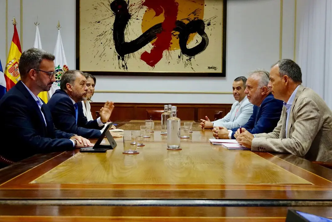 250912 Visita del ministro de Pol&iacute;tica Terrirorial a Santa Cruz(1)