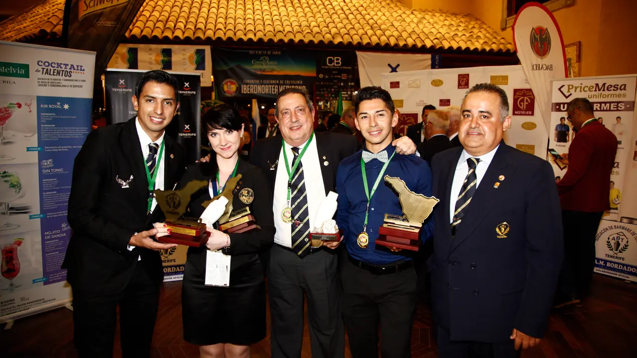 Los dos ganadores del I Iberonorteamericano con los presidentes de las federaciones
