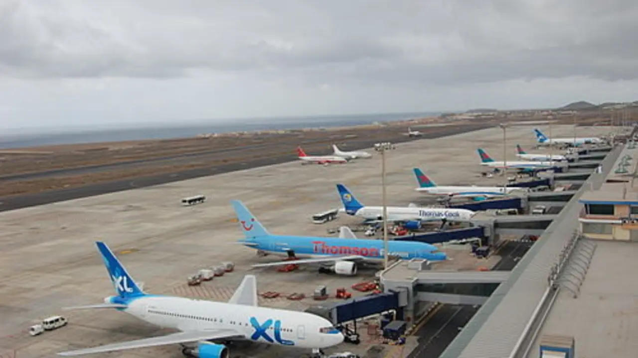 Aeropuerto_de_Tenerife_Sur