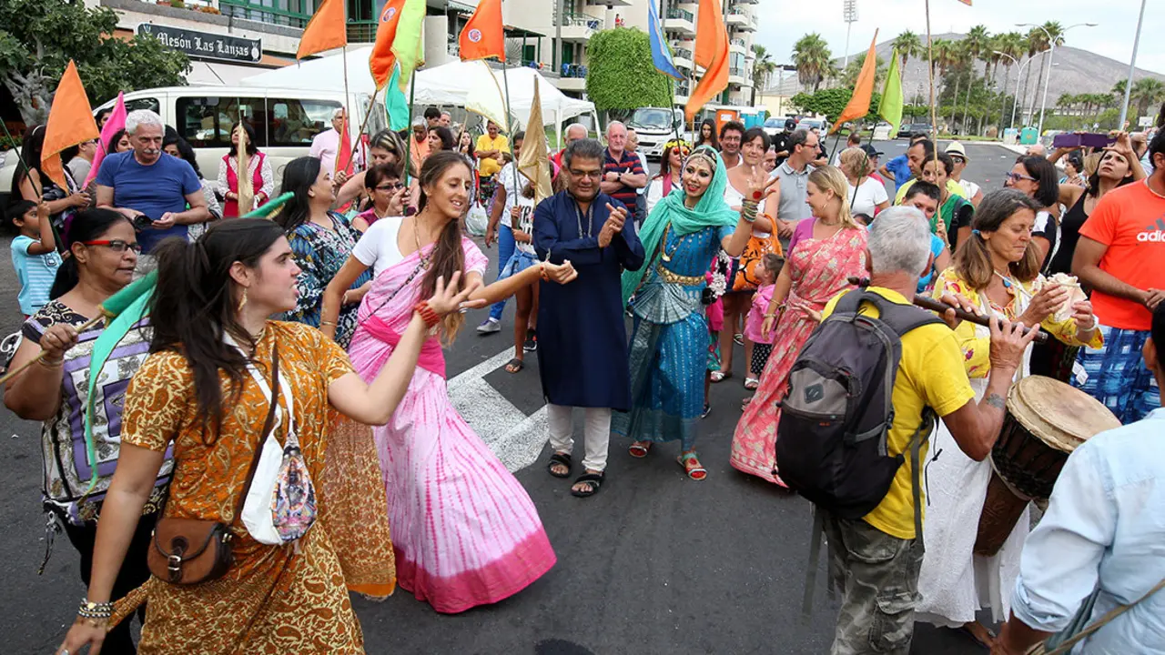 Celebraci&oacute;n de la fiesta Hind&uacute; de Ratha Yatra en Playa de Las Am&eacute;ricas.