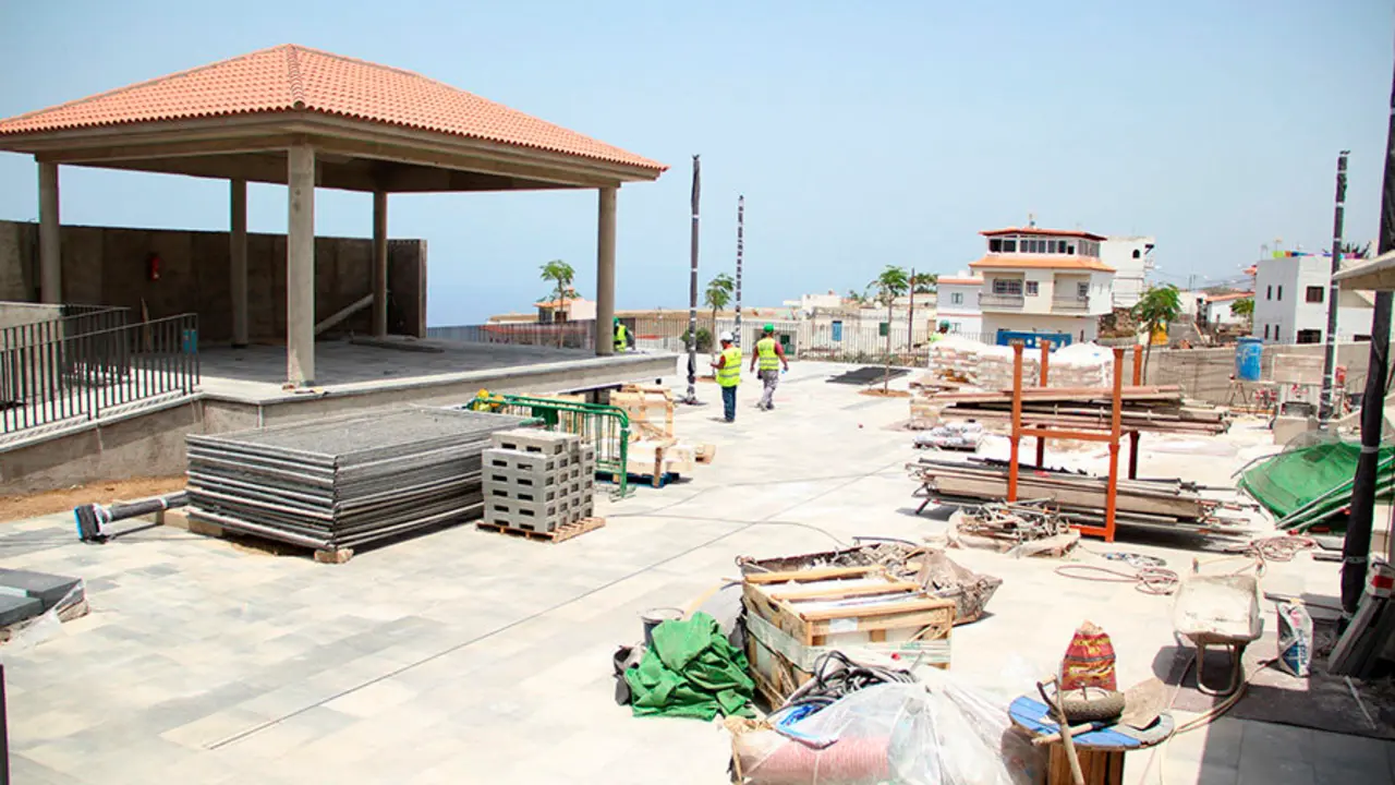 adeje-alcalde visita obras en el municipio (5)