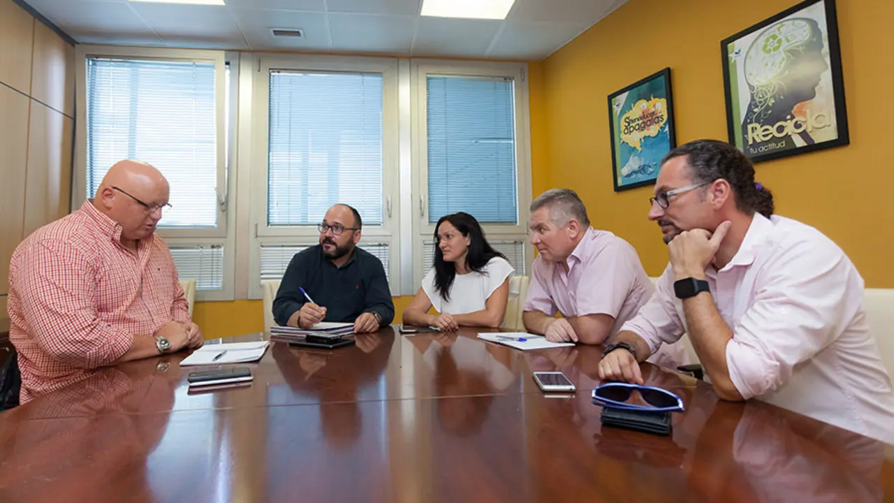 Reuni&oacute;n Cabildo y Ayto Santa Cruz/Tony Cuadrado Freelancer