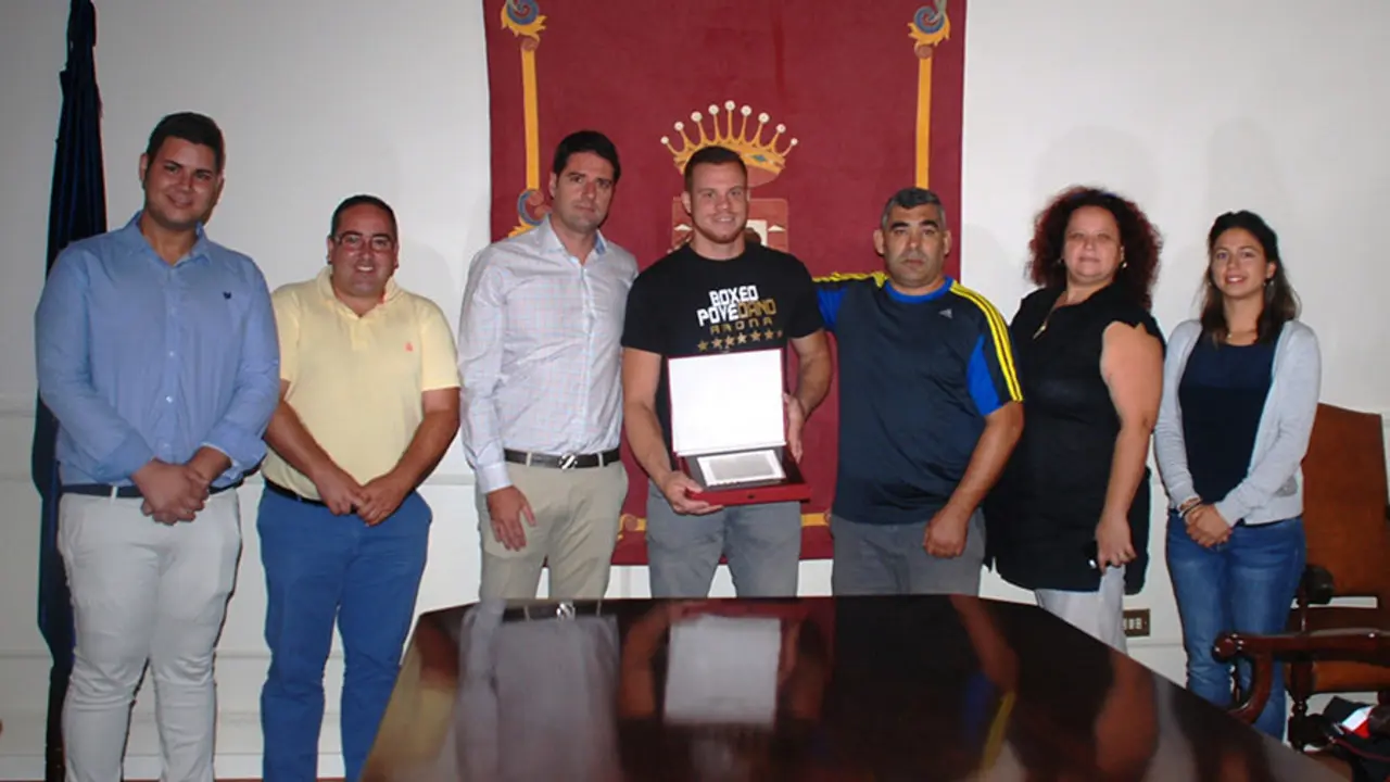 Foto del reconocimiento a Joelmis Scardigno