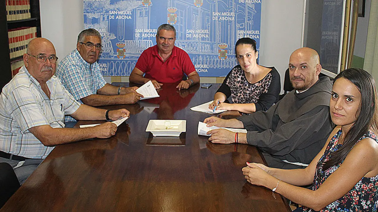 3 asociaciones