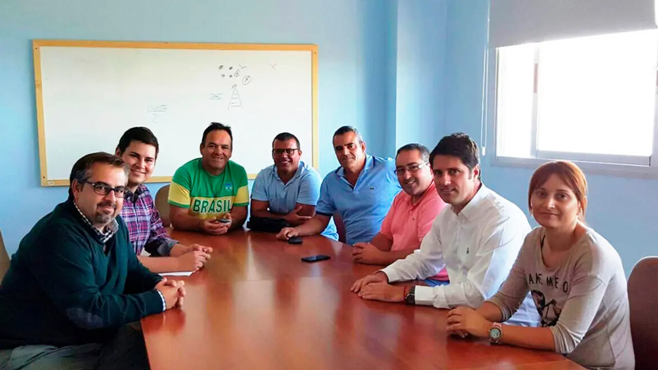 Foto de la reuni&oacute;n mantenida