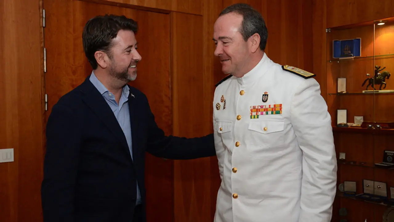 Almirante Mando Naval