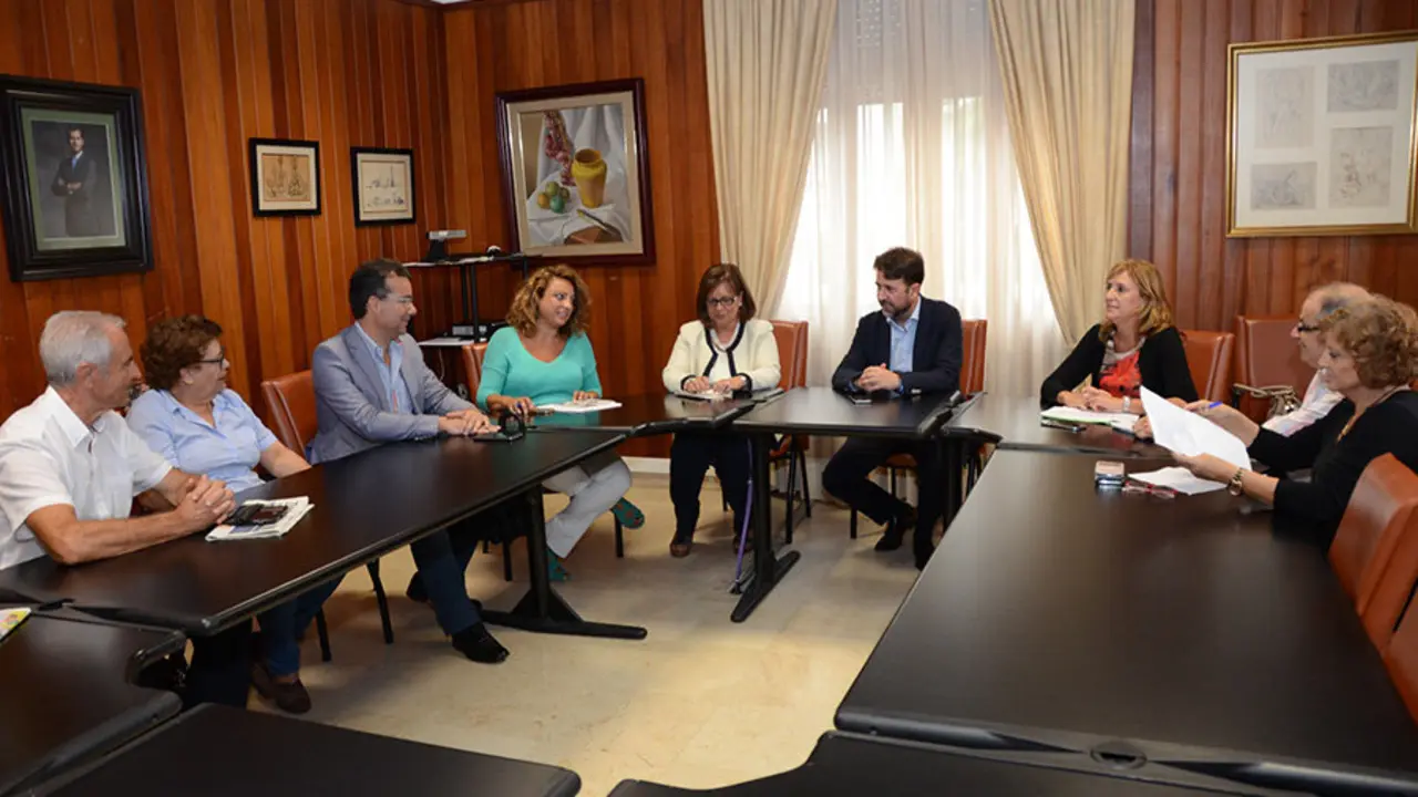 Reuni&oacute;n comisi&oacute;n hospitales