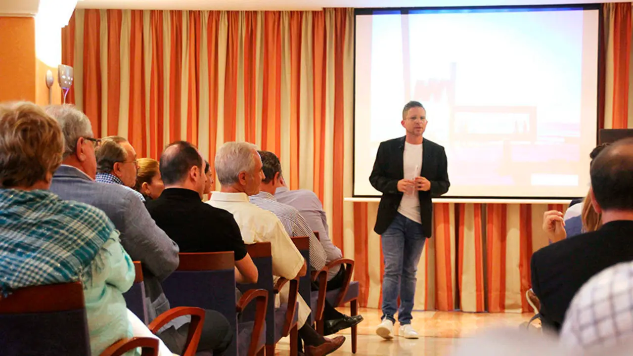 presentaci&oacute;n_turismo_DavidP&eacute;rez