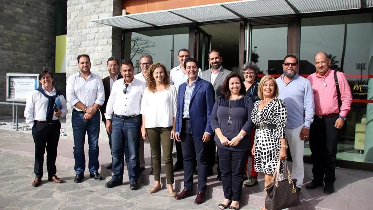 adeje-consejera alcalde y sector empresarial  (1)