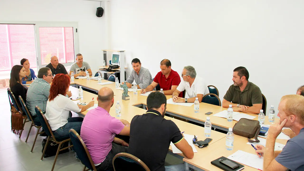 adeje-reunion concejales deportes Tenerife Sur (1)