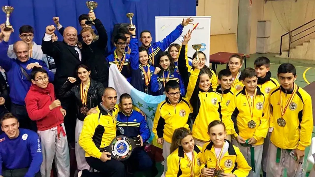 Club Juche de Alcal&aacute; - Tercero por equipos Campeonato de Espa&ntilde;a de Taekwondo ITTAF (Alm&agrave;ssera dic 2015)1