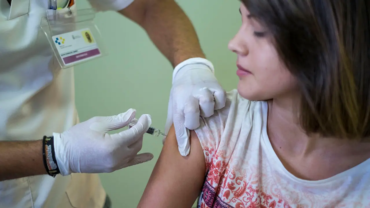 Las Palmas de Gran Canaria (15.10.15) Comienzo de la Campa&ntilde;a de Vacunaciones 2015, en el Centro de Salud Barrio Atl&aacute;ntico. GOBCAN/Angel Medina G.