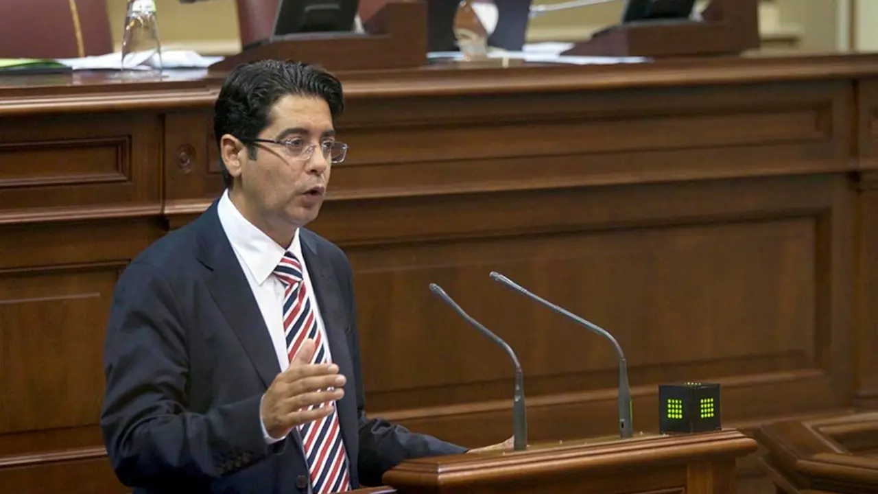 Pedro Mart&iacute;n en el Parlamento de Canarias(2011-2013)1