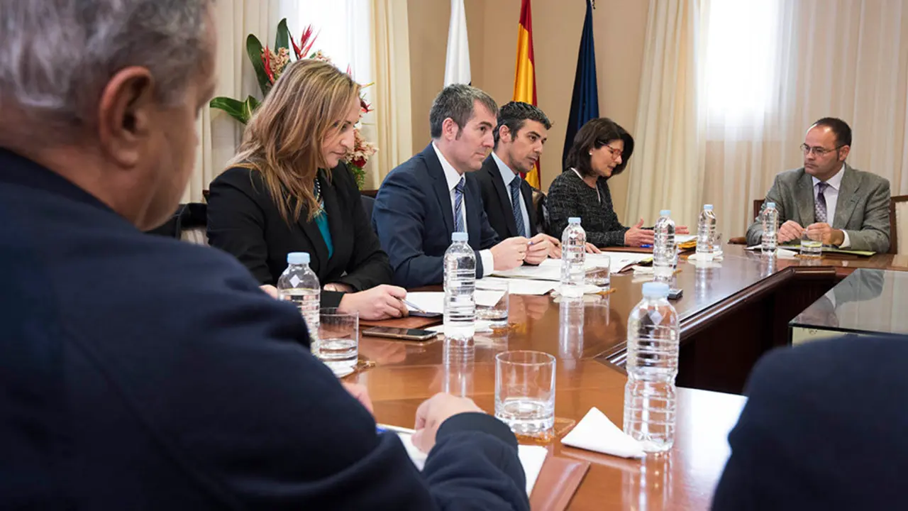 El Presidente D. Fernando Clavijo Batlle asiste a la presentaci&oacute;n del consejo asesor de ICIA a 19 de Febrero de 2016. (Foto: Arturo Rodriguez/Presidencia GobCan)