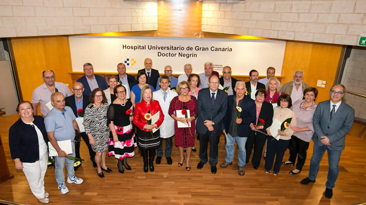 Foto de familia con los homenajeados