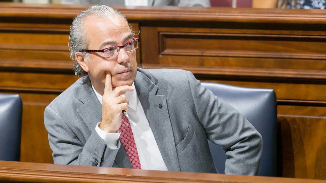 Jes&uacute;s Morera en el Parlamento de Canarias-2