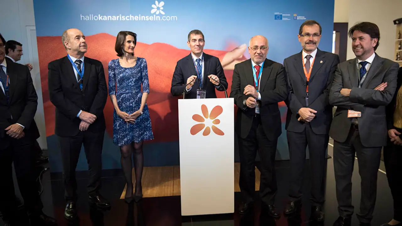 El Presidente D. Fernando Clavijo Batlle asiste a la feria de turismo de Berl&Igrave;n ITB  a 9 de Marzo de 2016. (Foto: Arturo Rodriguez/Presidencia GobCan)Esta fotograf&Igrave;a oficial del Gobierno de Canarias es solamente para uso editorial por medios de comunicaci&Ucirc;n. La fotograf&Igrave;a no puede ser manipulada de ninguna manera y no se puede utilizar en materiales comerciales y/o pol&Igrave;ticos, publicidad, correos electr&Ucirc;nicos, productos, promociones que de alguna manera pueda sugerir la aprobaci&Ucirc;n o respaldo del Presidente, o el Gobierno de Canarias.
