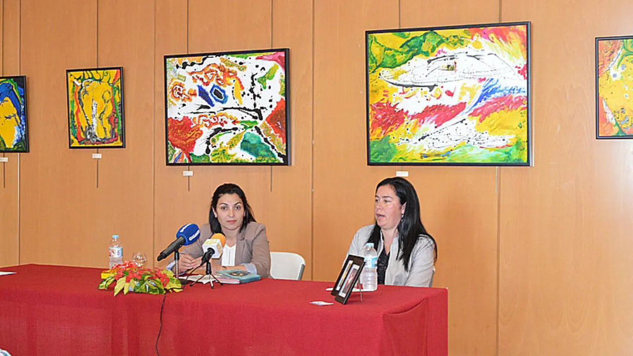 Momento inauguraci&oacute;n exposici&oacute;n Remedios Hidalgo2