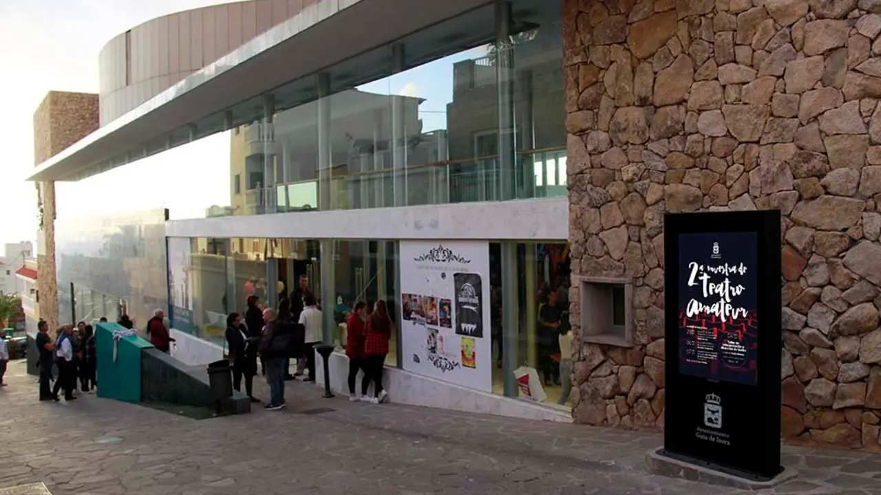 Facha del Auditorio de Gu&iacute;a de Isora - II Muestra de Teatro Amateur