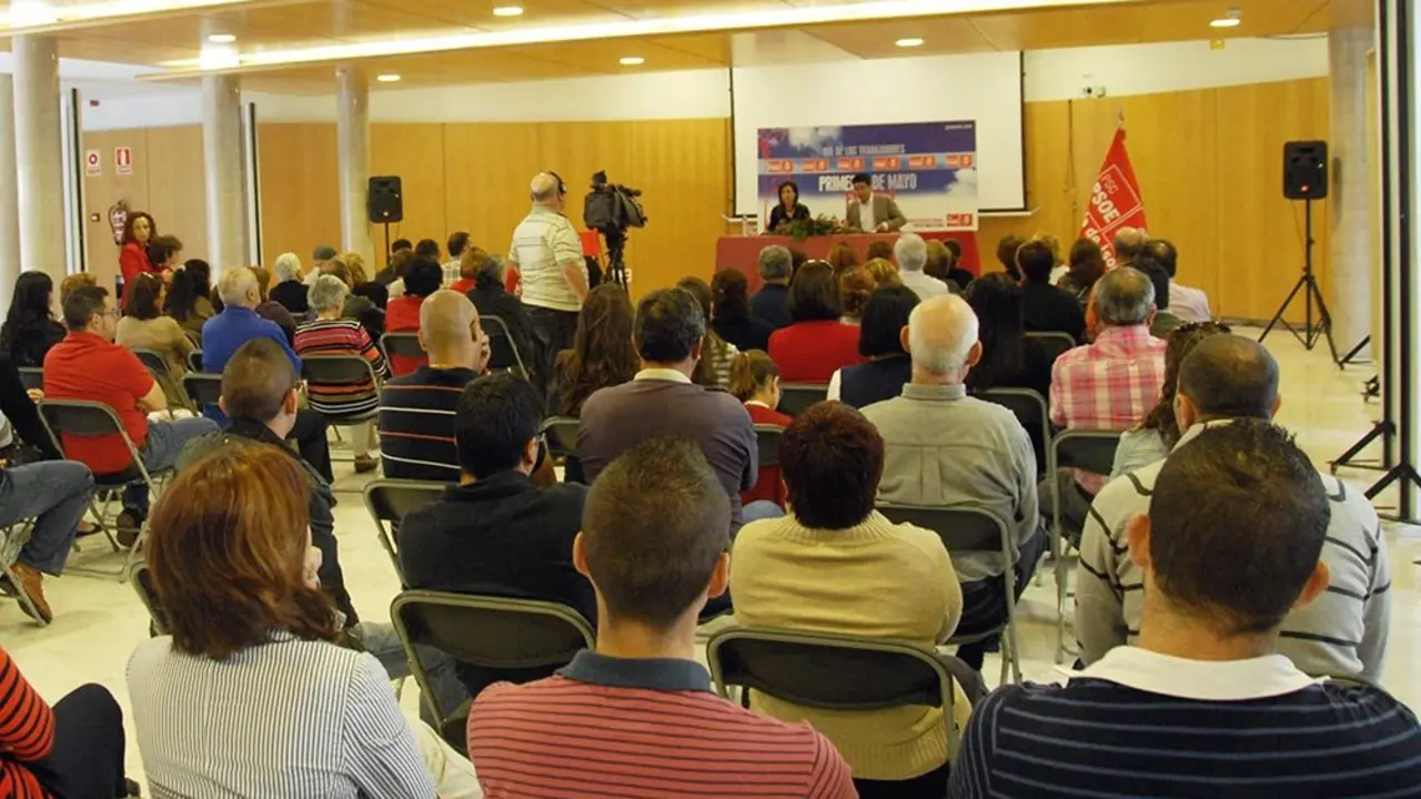 Foto de archivo - Charla 1&ordm; de mayo PSOE de Gu&iacute;a de Isora en 2012