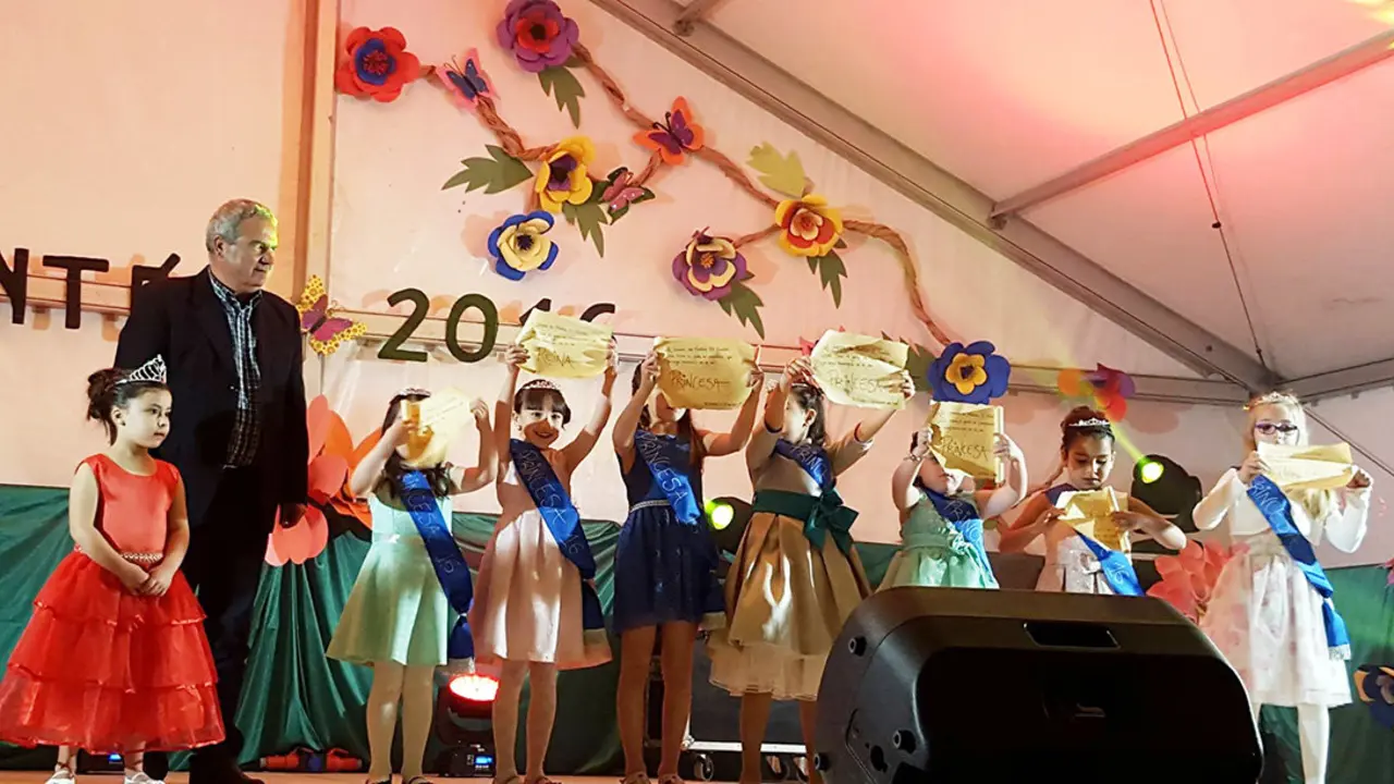 Reina Infantil el Front&oacute;n 2016