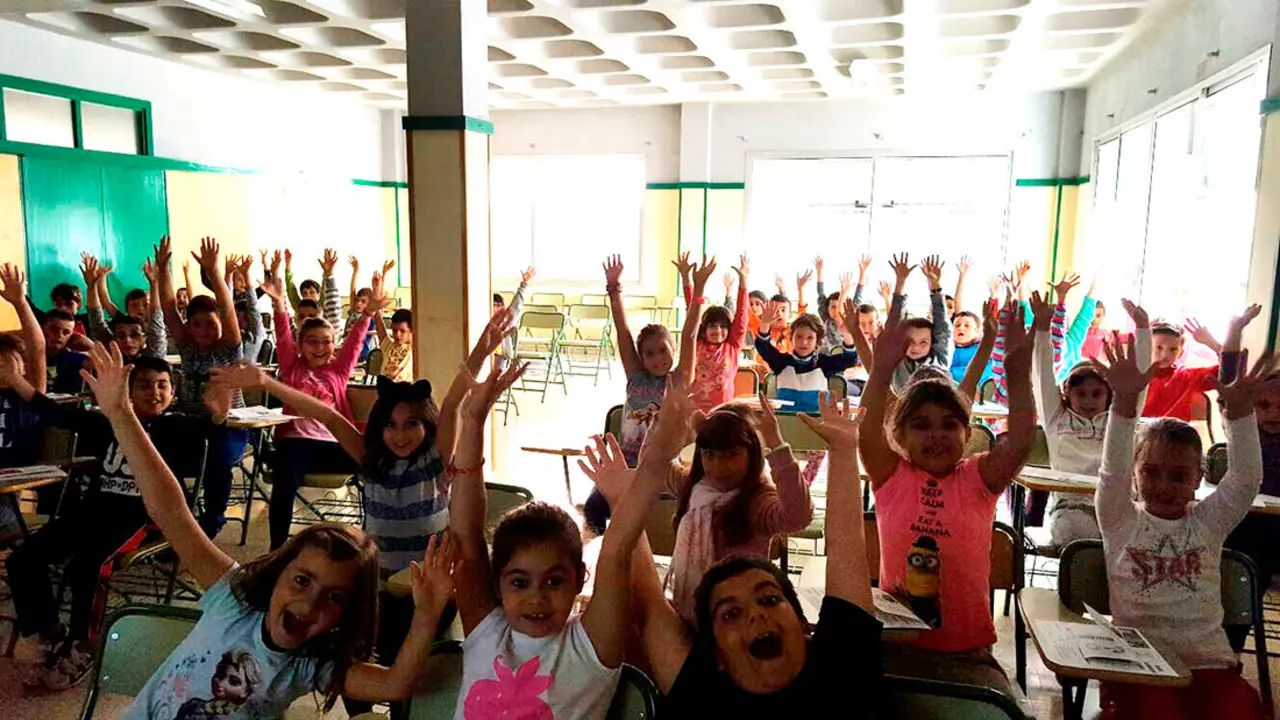 Ni&ntilde;os en un taller