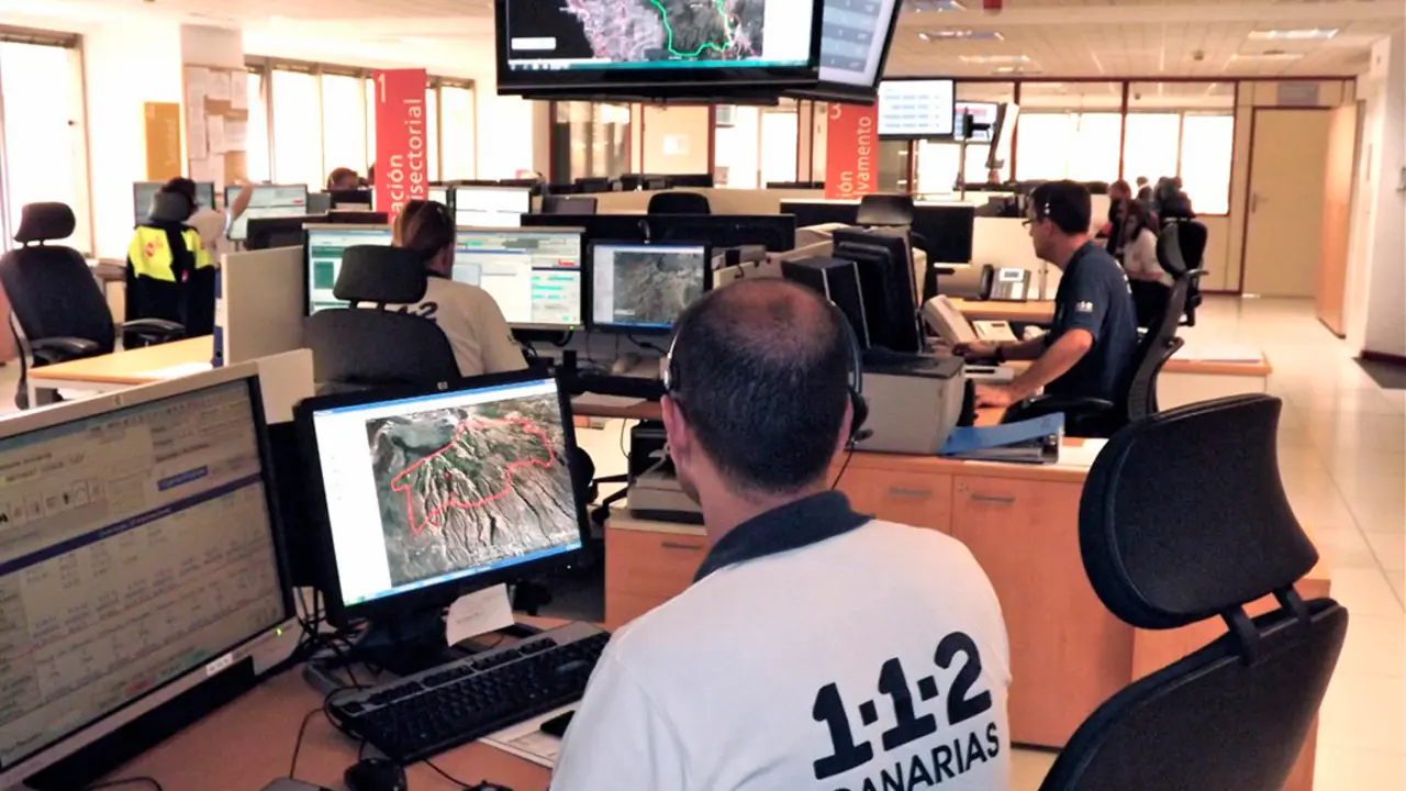300516 Sala operativa del 1-1-2 en Santa Cruz de Tenerife