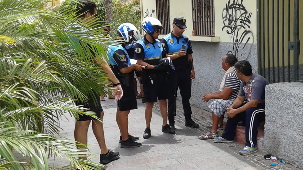 INTERVENCION DE LA POLICIA LOCAL DE ARONA