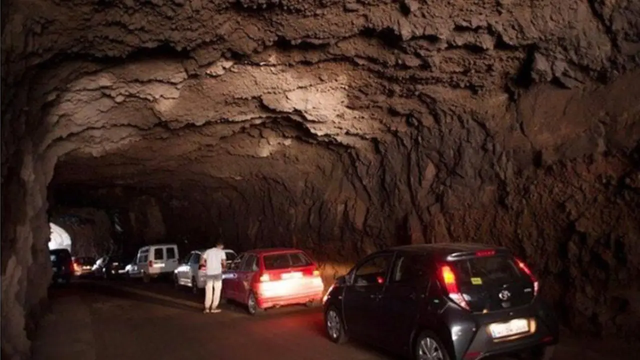 Personas atrapadas en el tunel de Teno