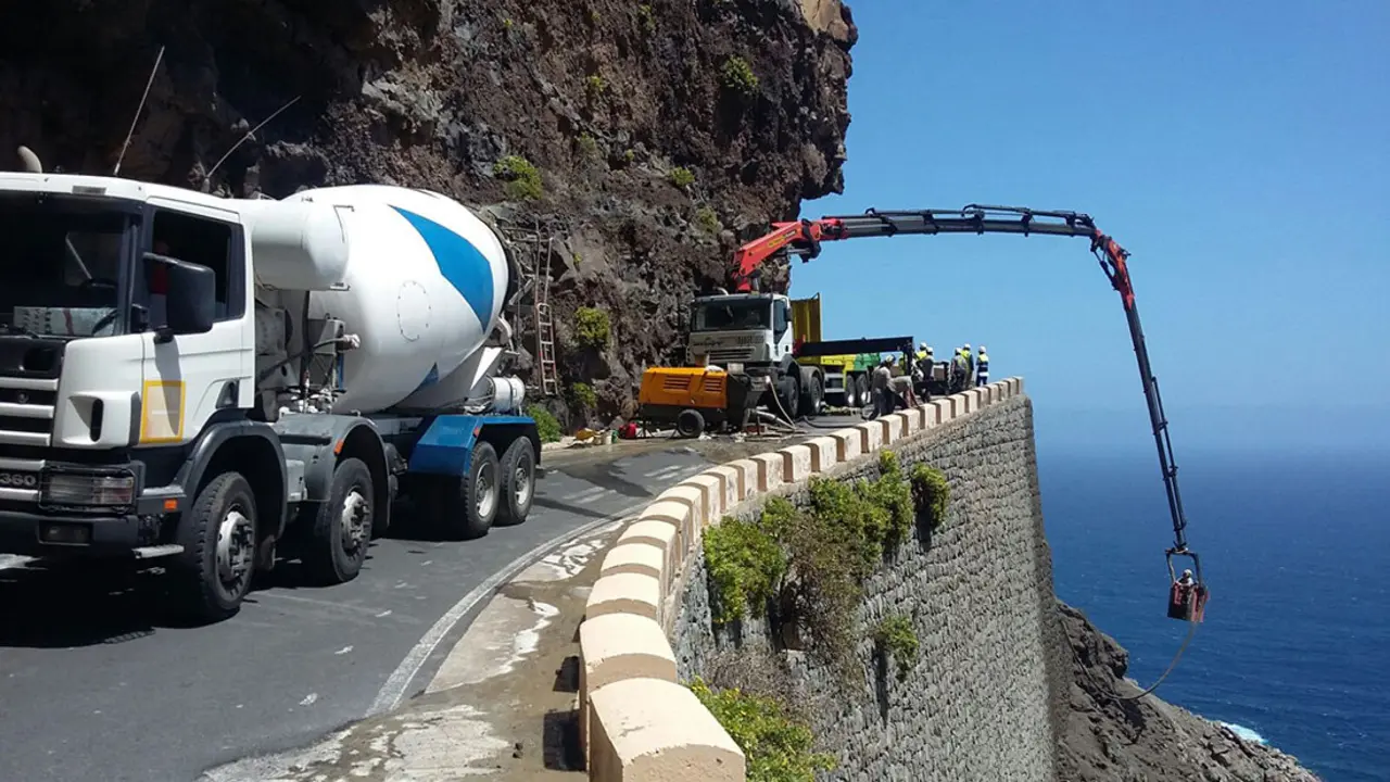 ARREGLO CARRETERA DE TENO