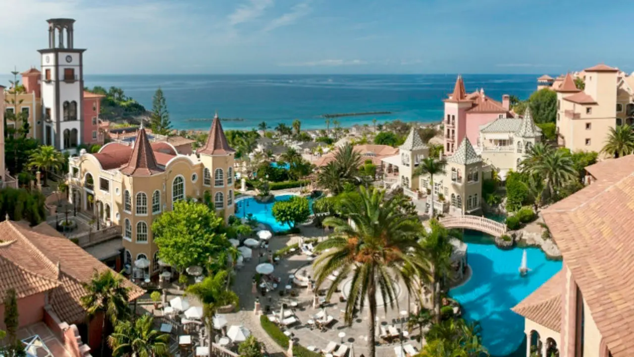 slide_hotel_bahia_del_duque_web_0