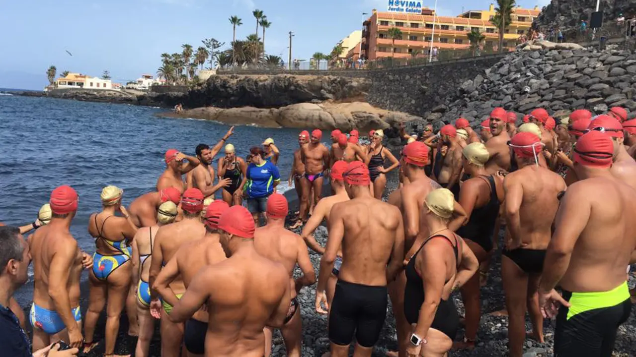 TRAVESIA A NADO LA CALETA